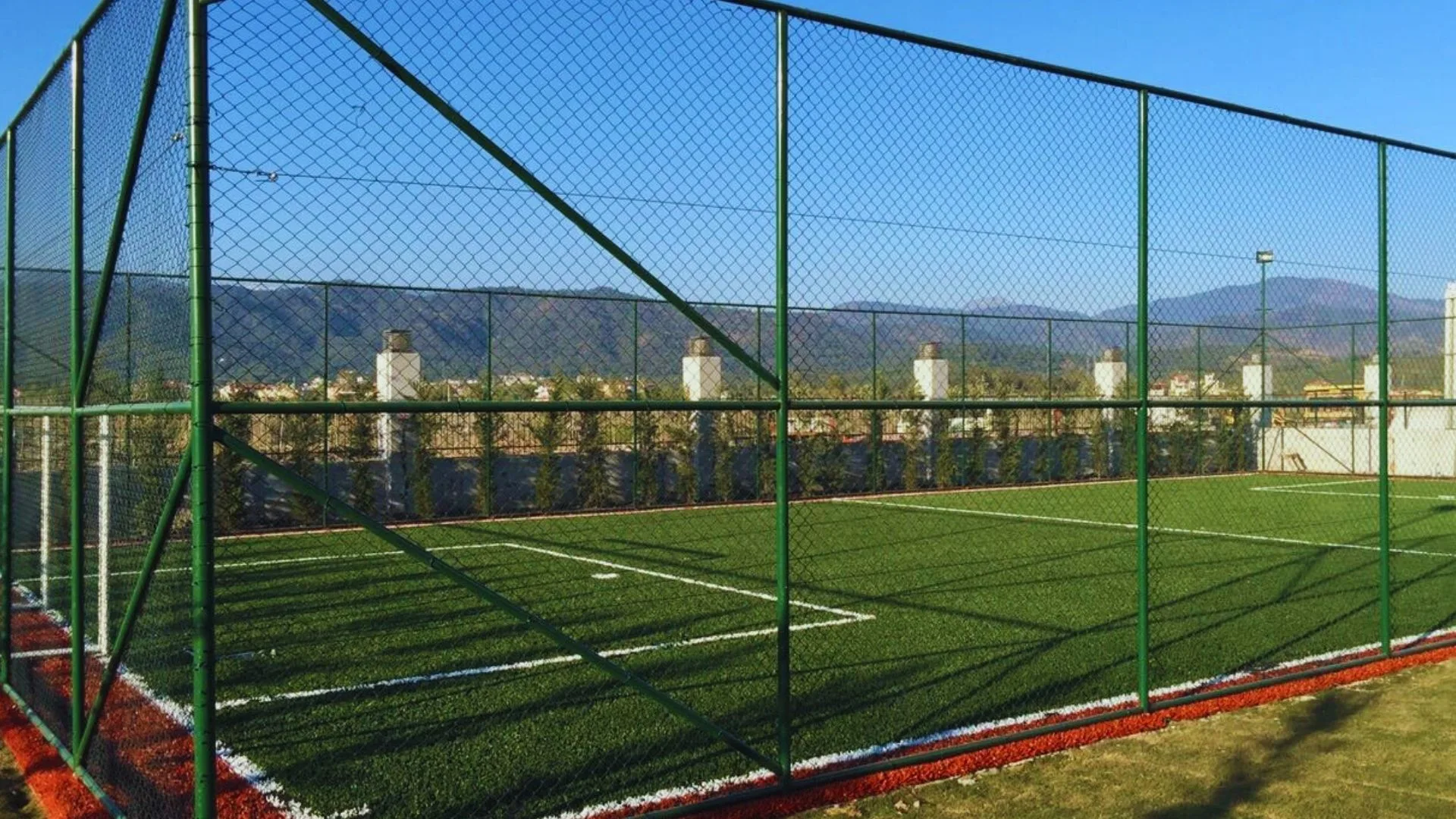 Spor Kompleksi Futbol Sahası Çiti